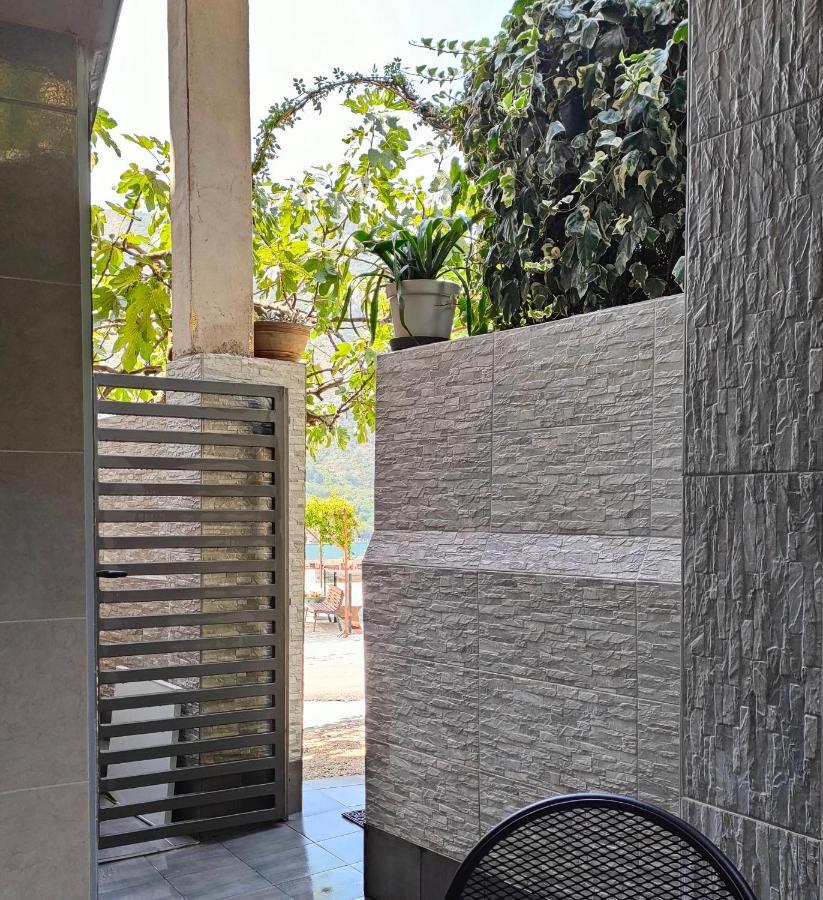 Studio Apartman Rea Kotor Bagian luar foto